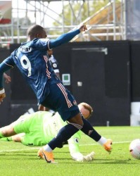  佛罗伦萨新援闪光，冈萨雷斯首秀造三球  