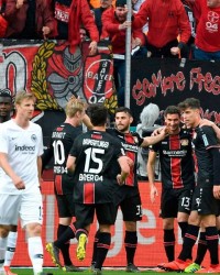  法兰克福主帅变阵成功，客场逆袭霍芬海姆  