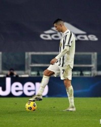  弗拉霍维奇戴帽佛罗伦萨强势重返欧冠区  