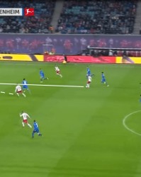  莱比锡红牛领跑德甲积分榜首  