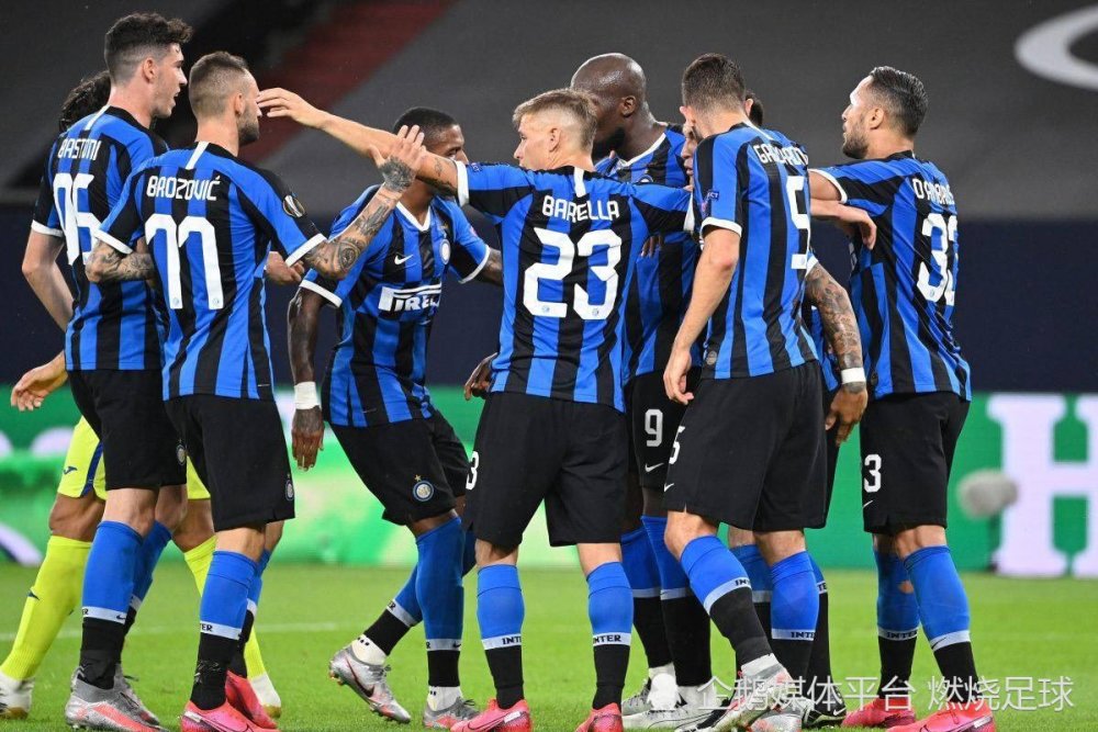  那不勒斯火力全开，大胜对手巩固排名  